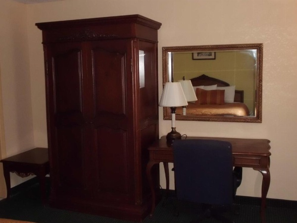 America's Best Inn Lakeland image 13