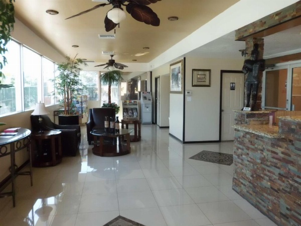 America's Best Inn Lakeland image 20