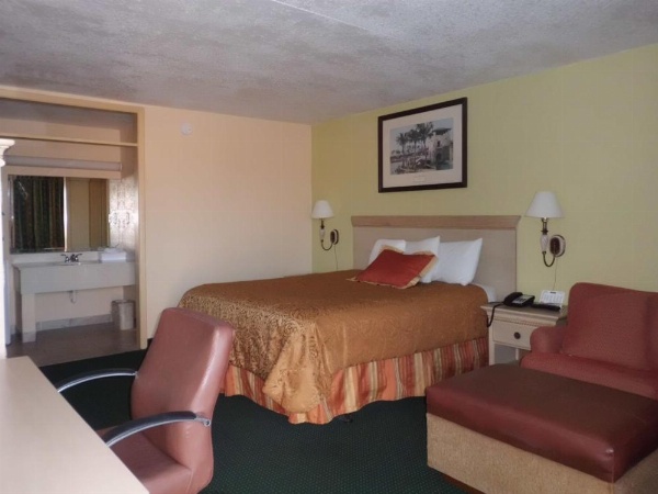 America's Best Inn Lakeland image 23