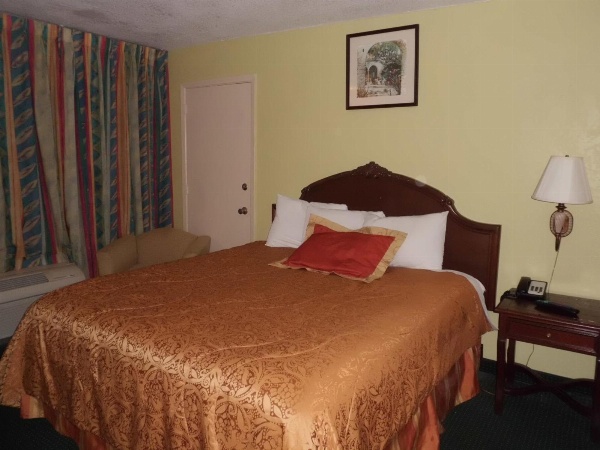 America's Best Inn Lakeland image 5