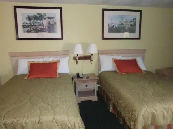 America's Best Inn Lakeland image 8